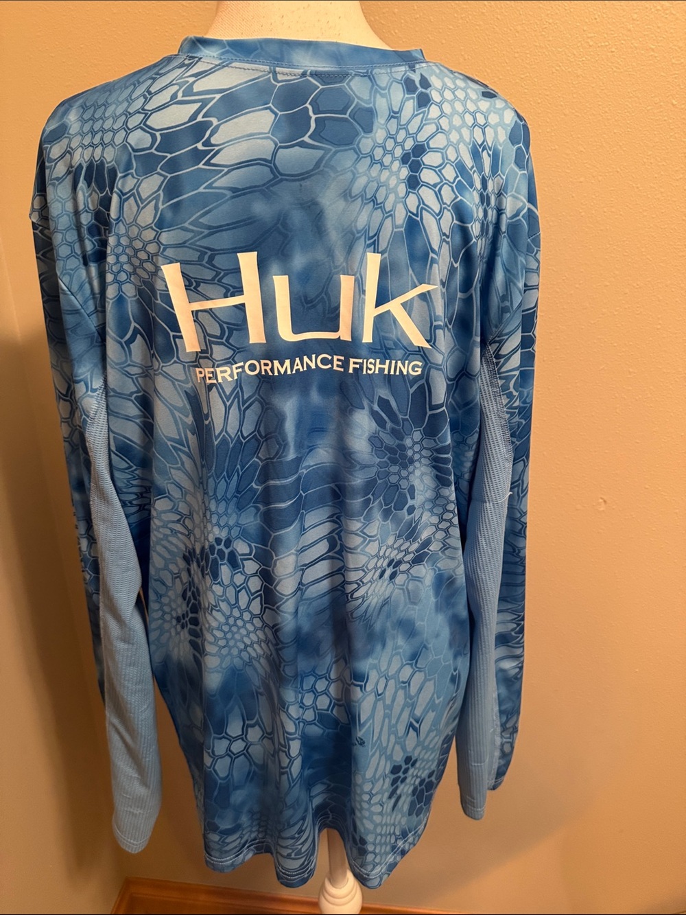 Men’s Huk Performance Fishing Blue Camouflage Sz Medium